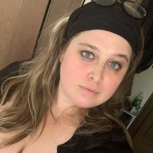 Meet your Posher, Claire